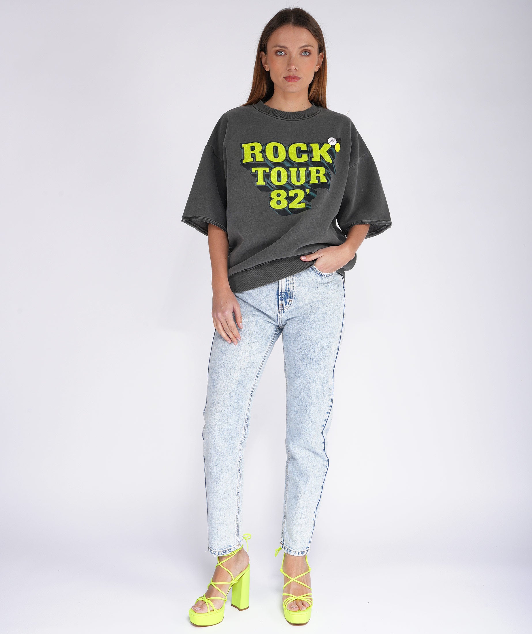 Linder Pepper "Tour" sweatshirt