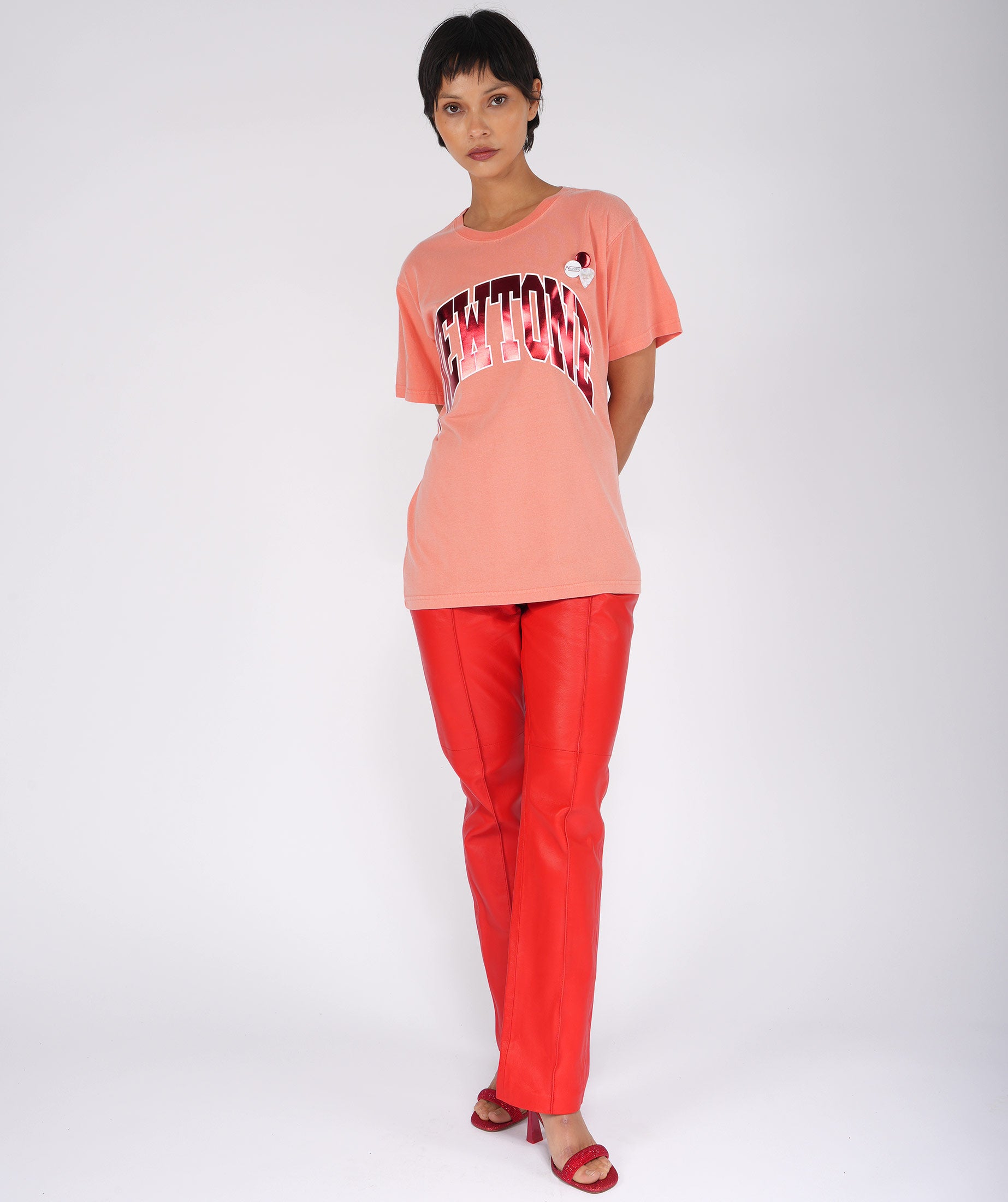 TONE SS25" coral trucker tee shirt