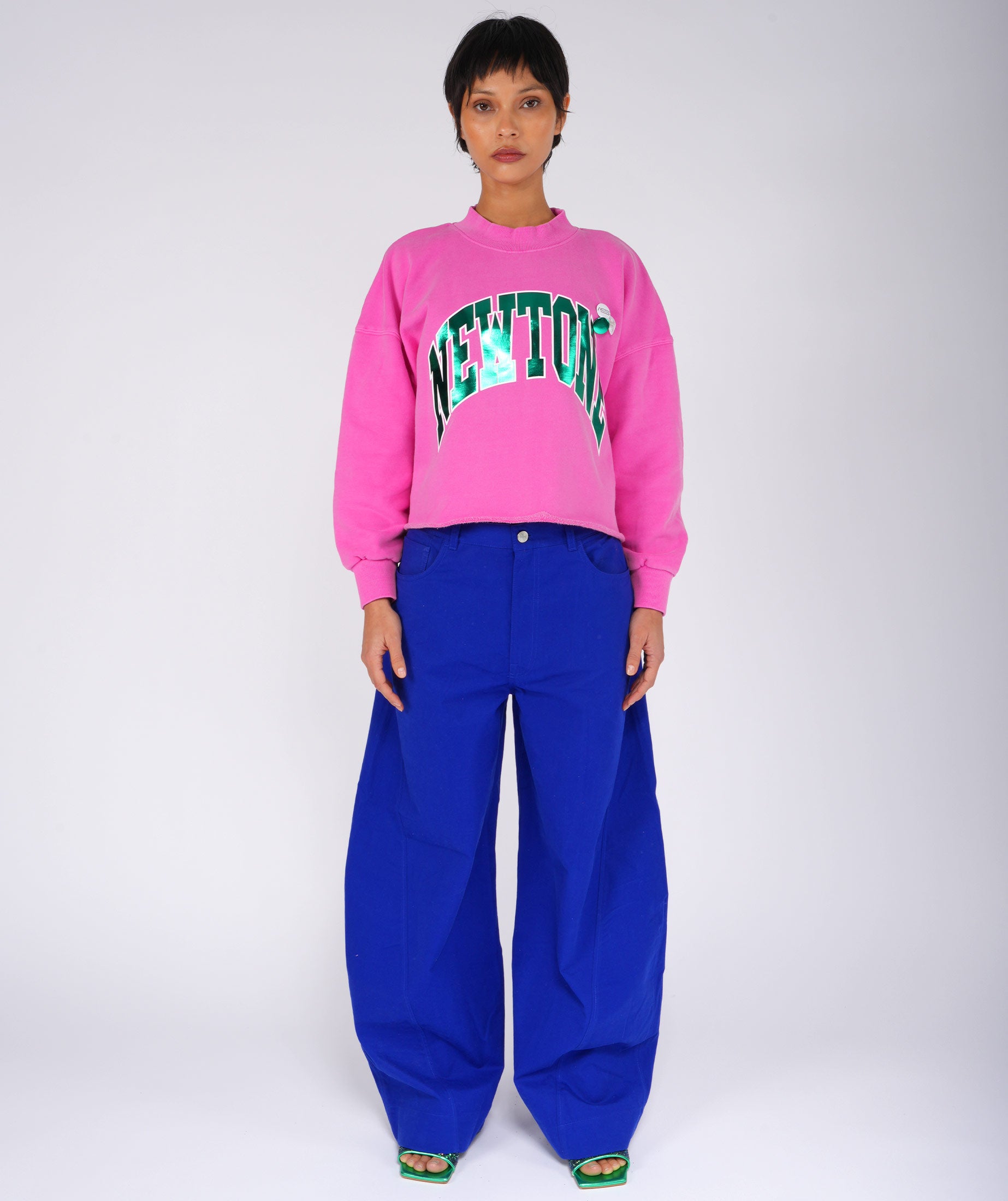TONE SS25 fuchsia crop-wear sweatshirt