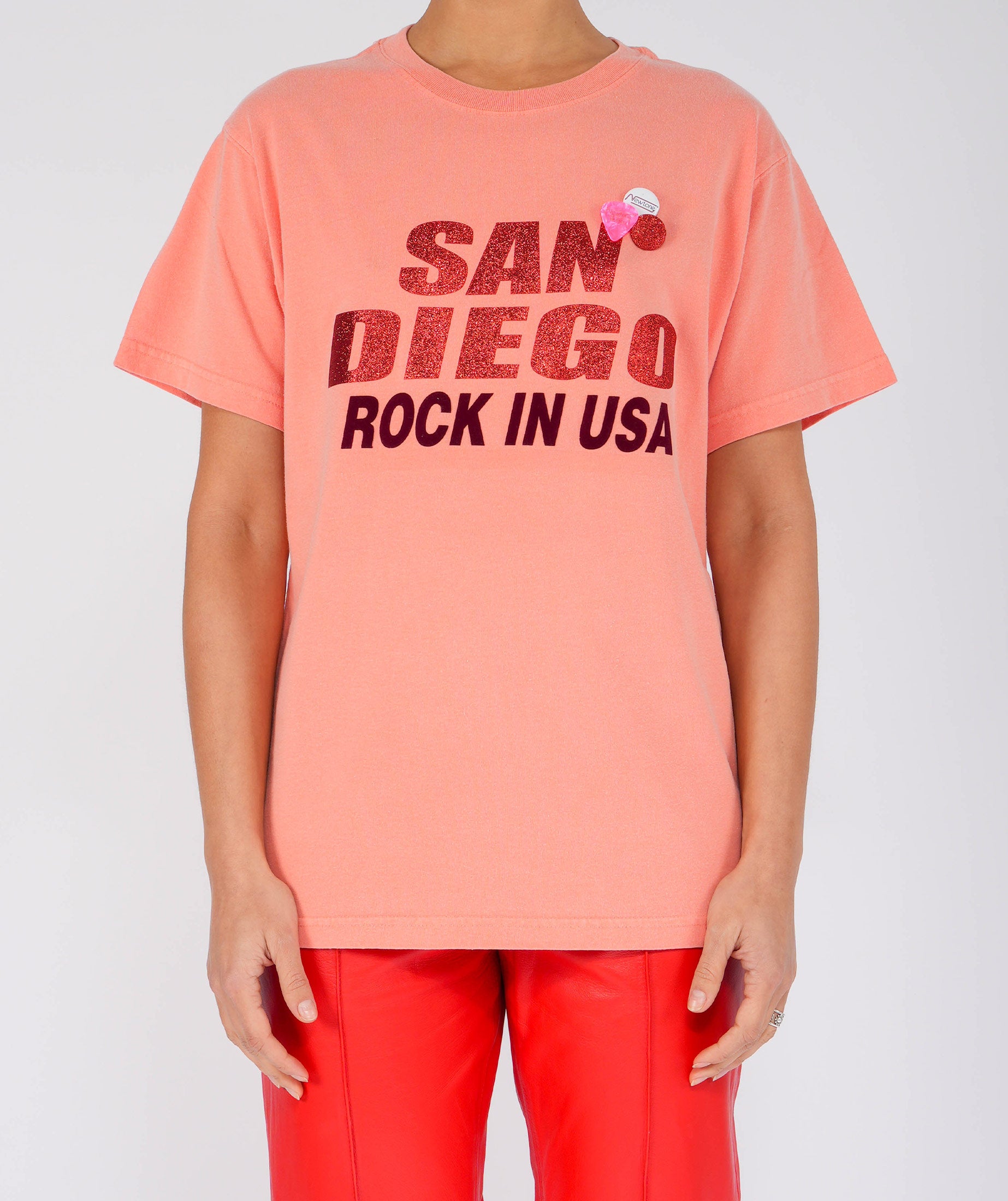 CITY SS25" coral trucker tee shirt