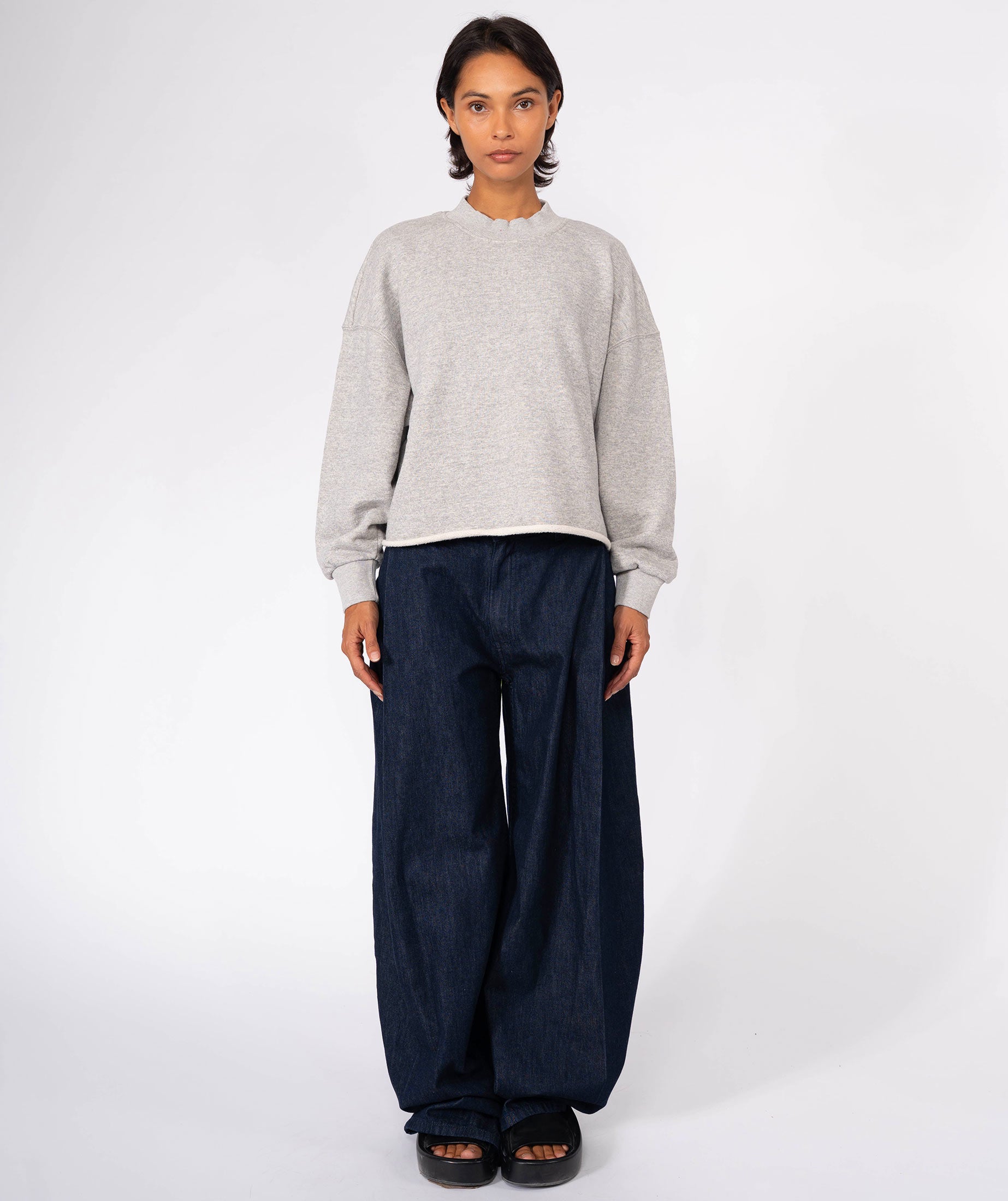 Elephant "DAILY" crop sweatshirt