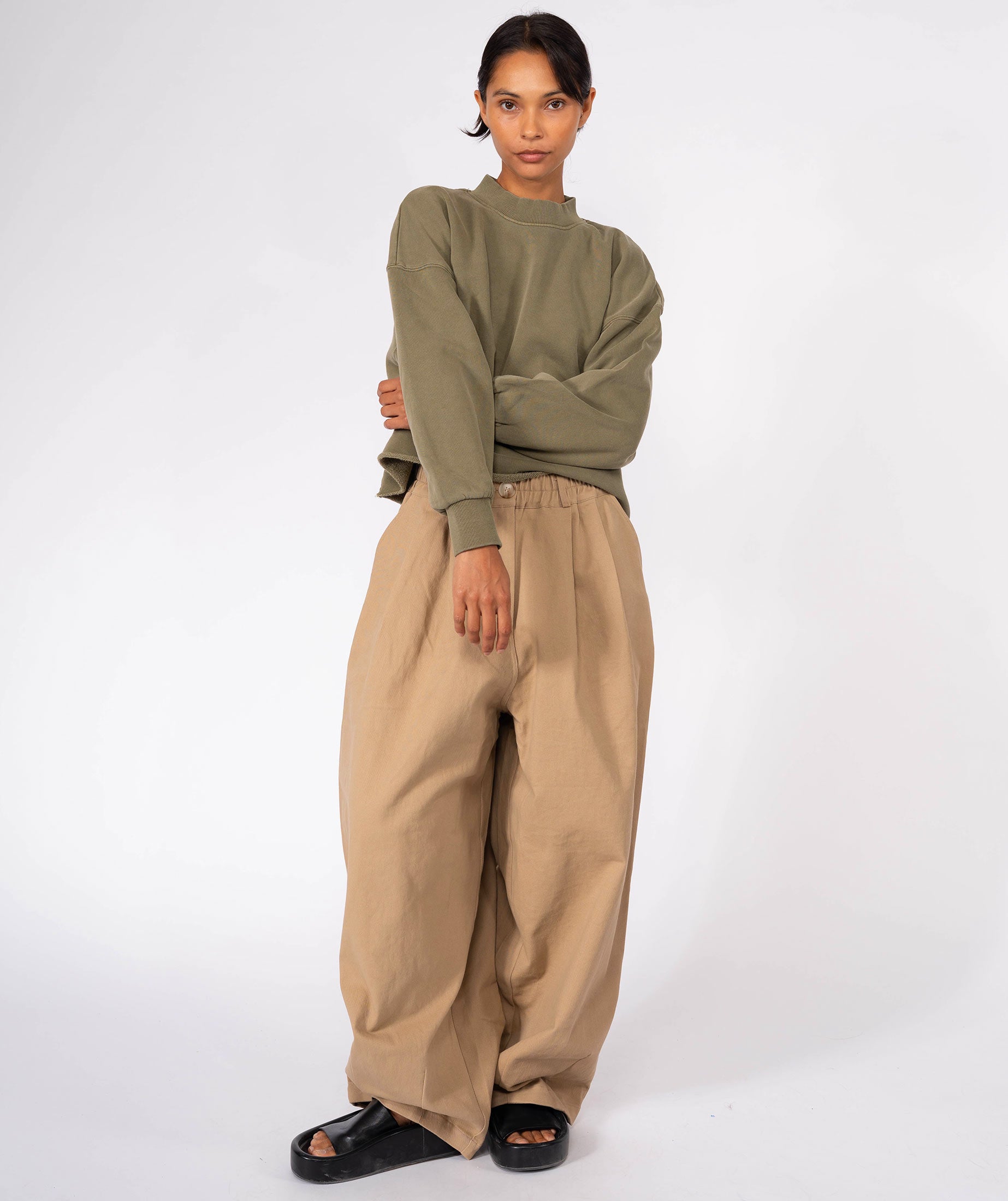 Khaki "DAILY" crop sweatshirt