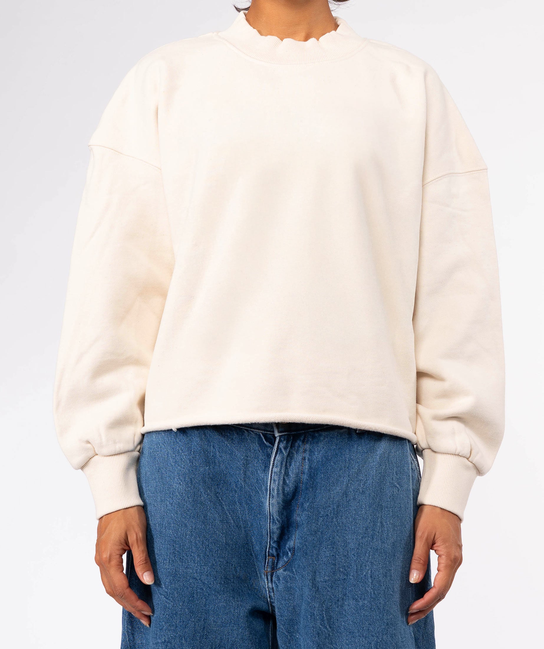 Natural "DAILY" crop sweatshirt