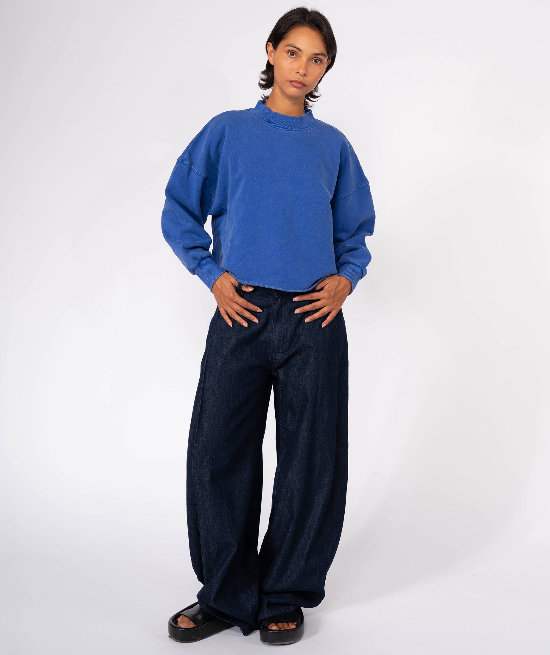 Royal blue cropped sweatshirt "DAILY"