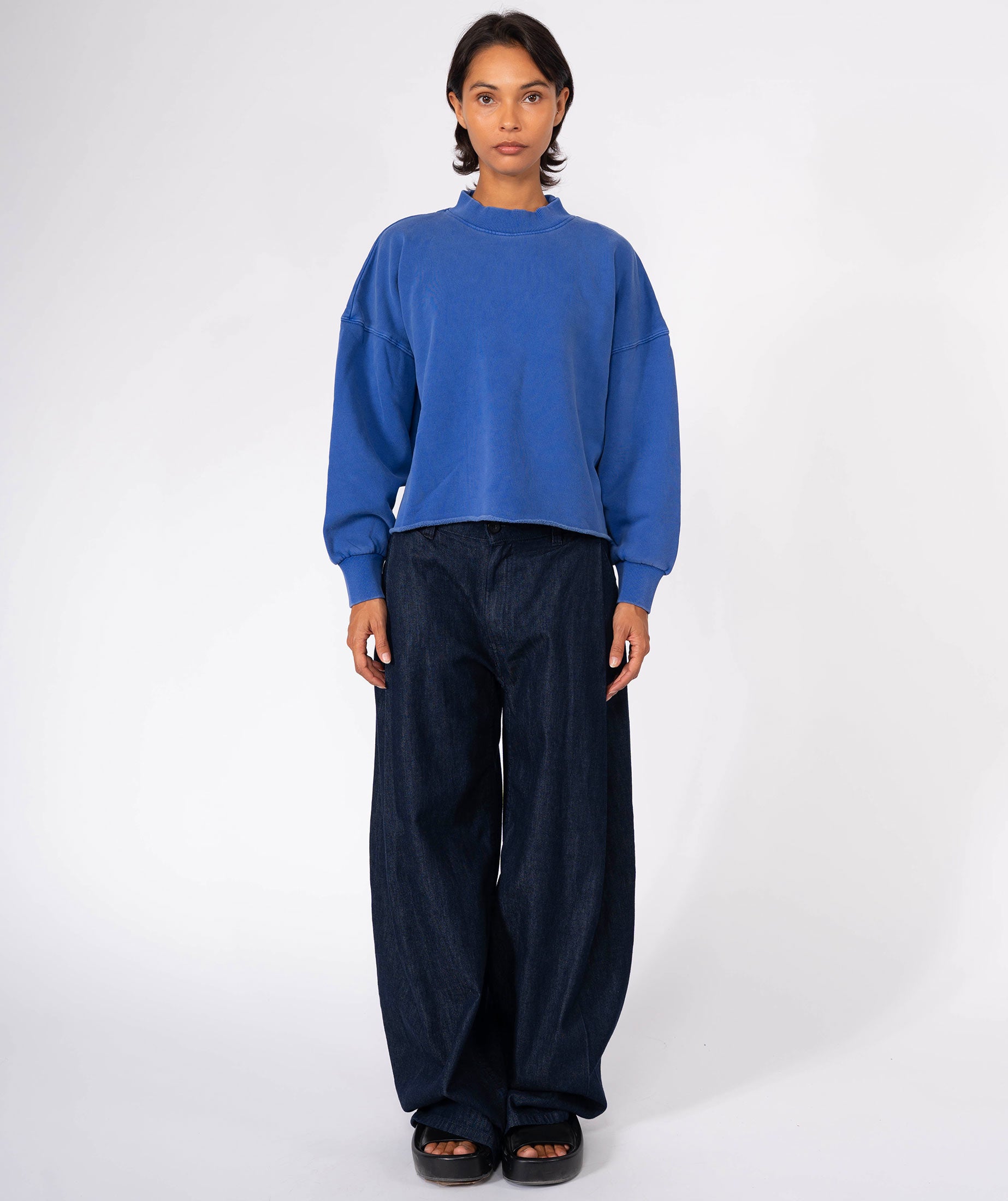 Royal blue cropped sweatshirt "DAILY"