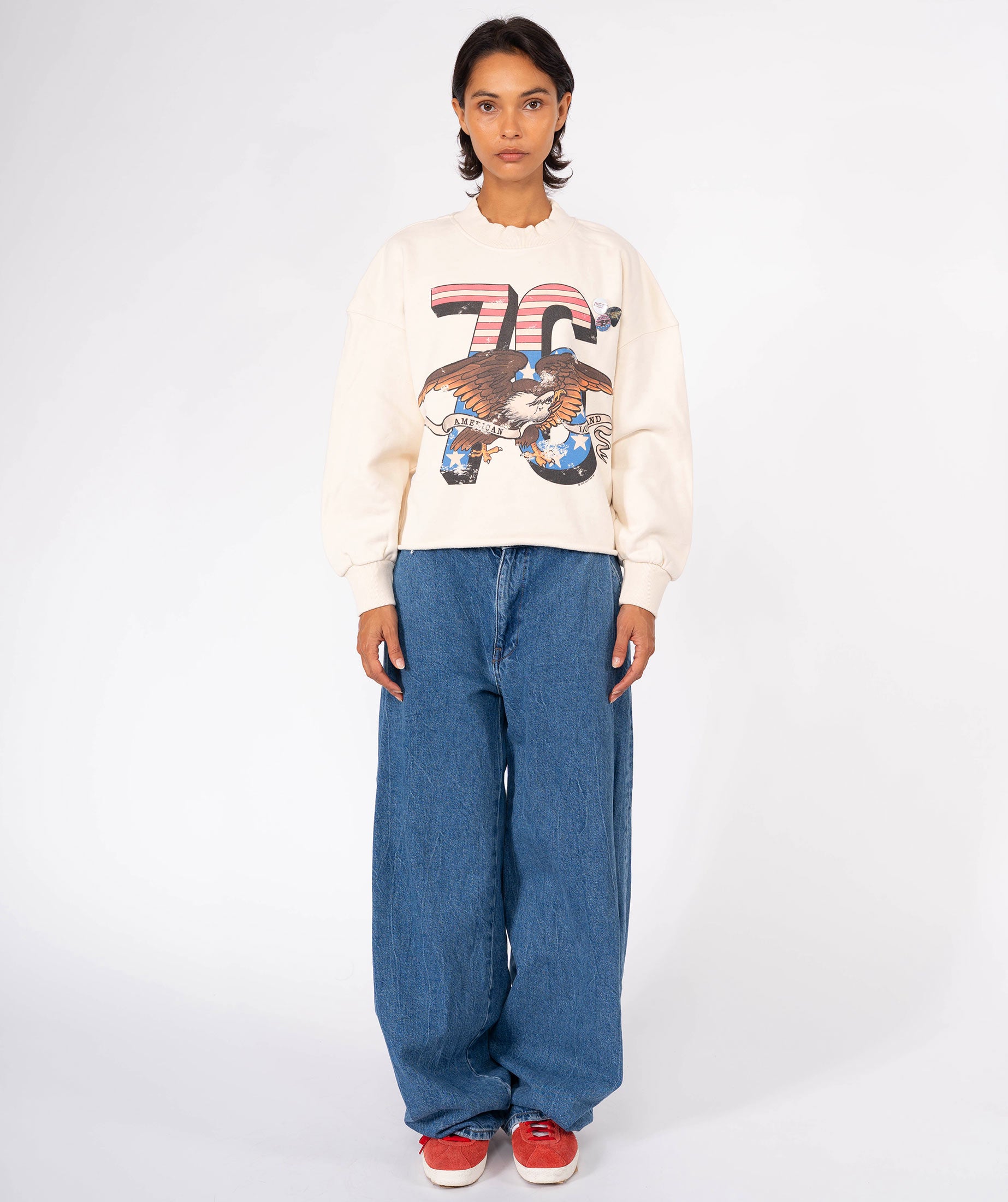 Natural "LOVELAND" crop sweatshirt