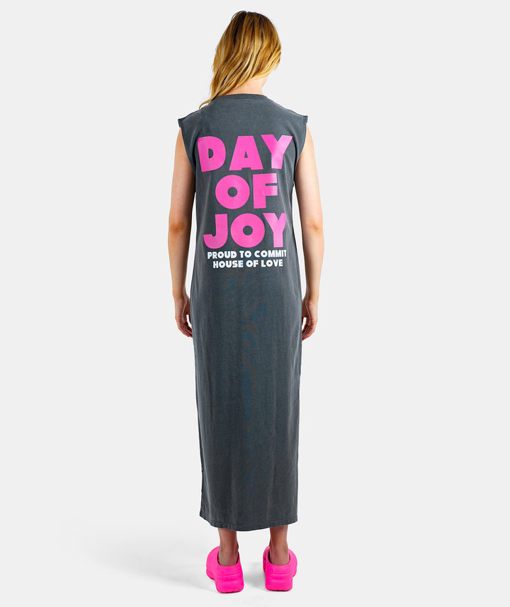 Robe Newtone grise avec imprimé "DAY OF JOY"