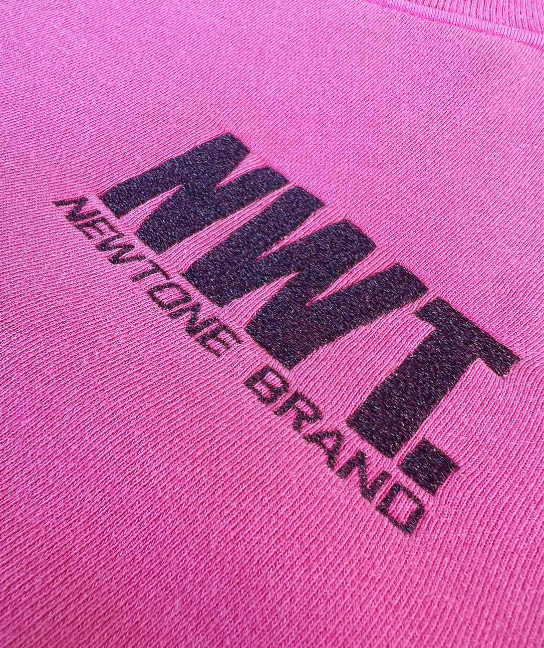 Sweatshirt roller fuschia "BRAND SS24" - Newtone