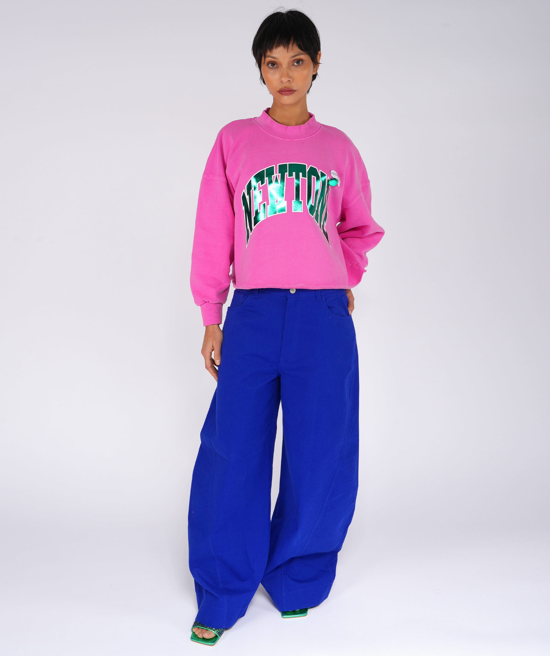 TONE SS25 fuchsia crop-wear sweatshirt