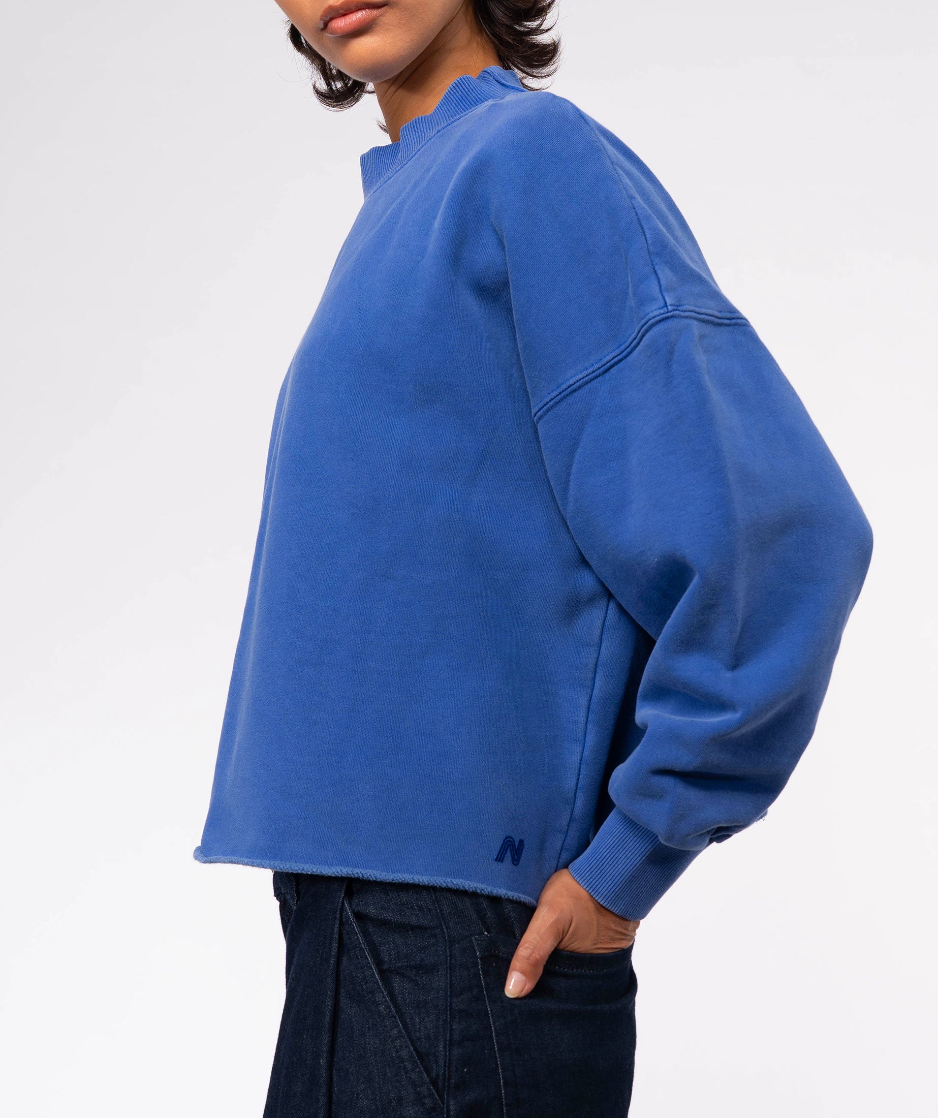 Royal blue cropped sweatshirt "DAILY"