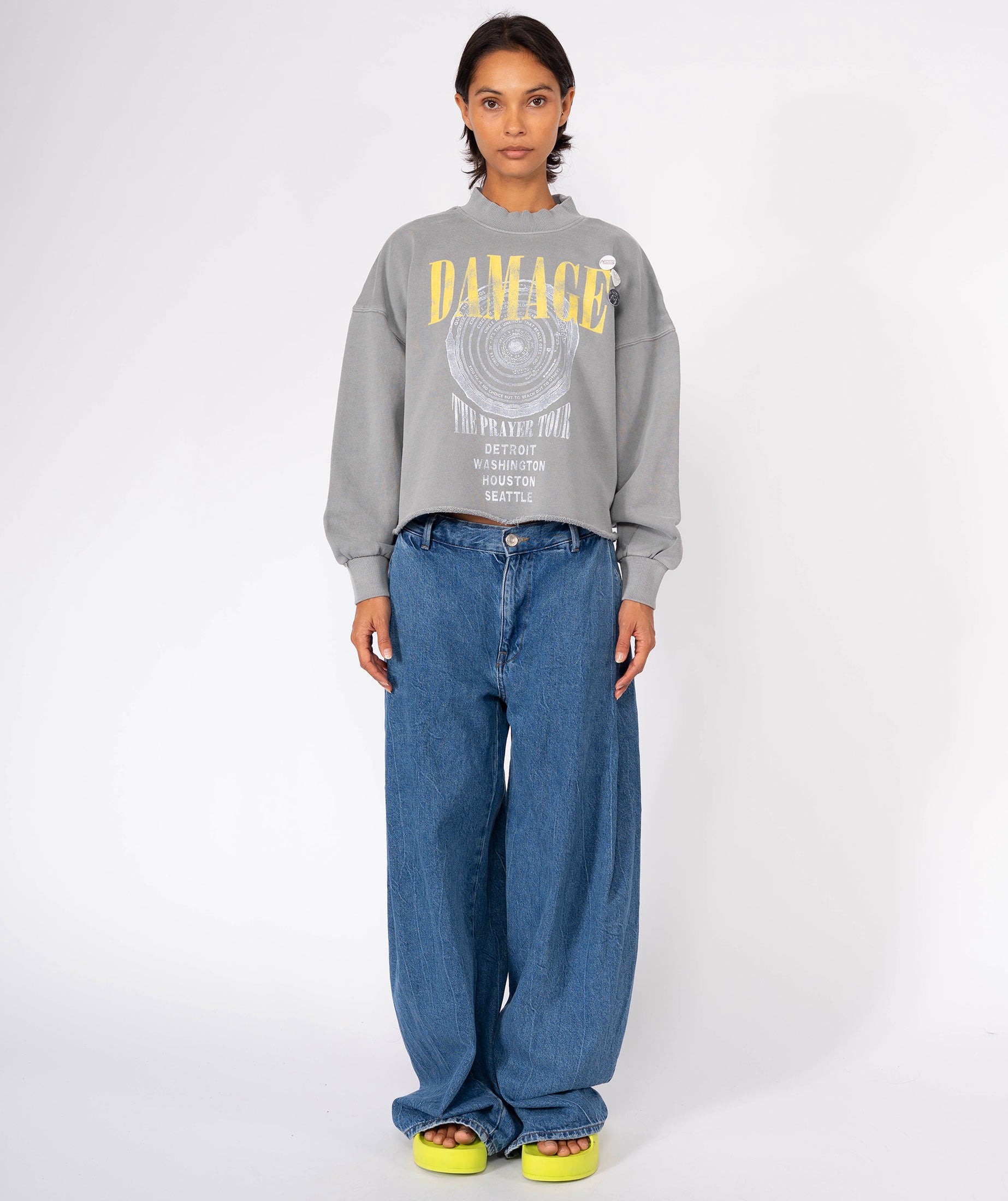 "DAMAGE" gray crop sweatshirt