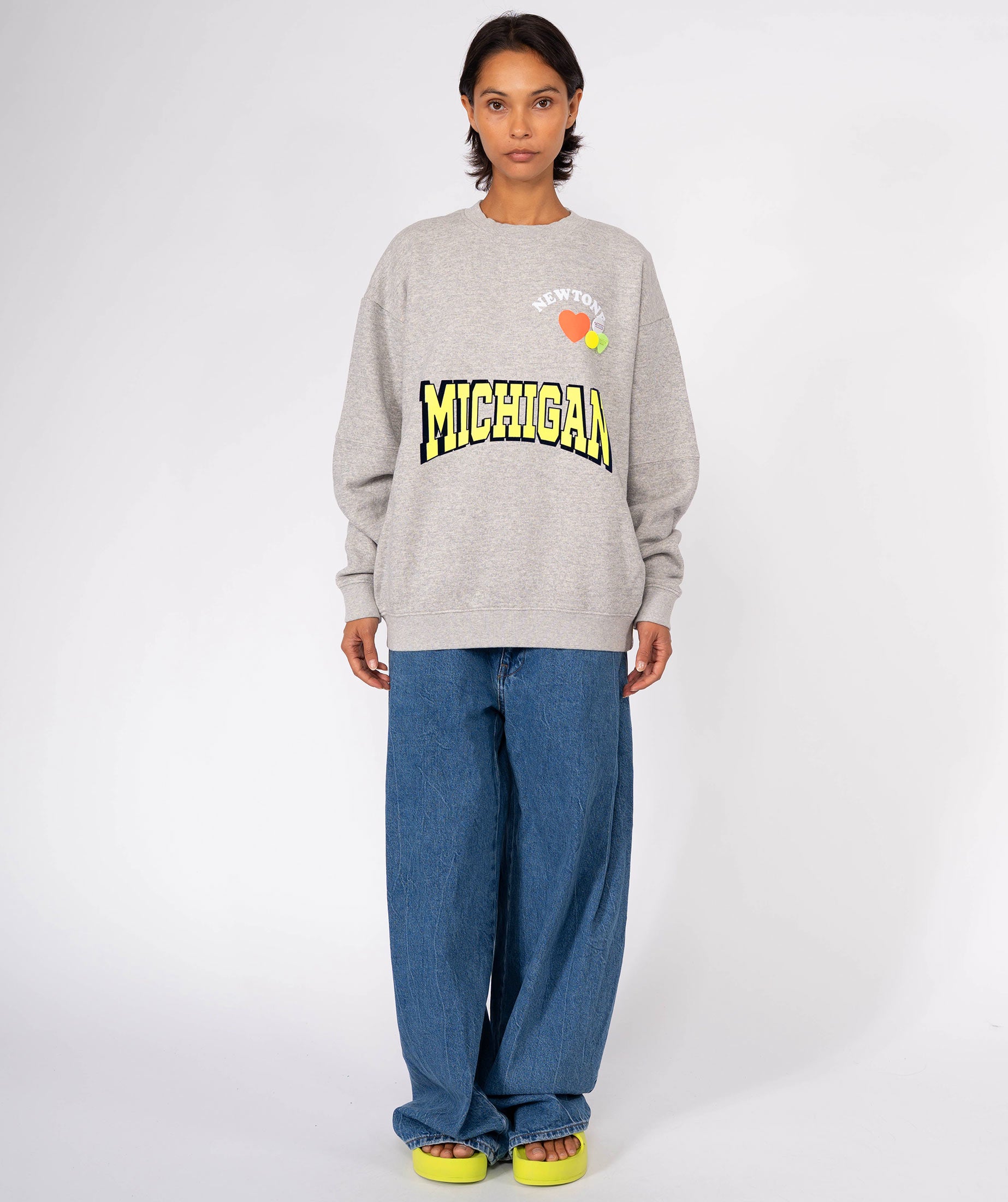 NWTLOVE" roller elephant sweatshirt