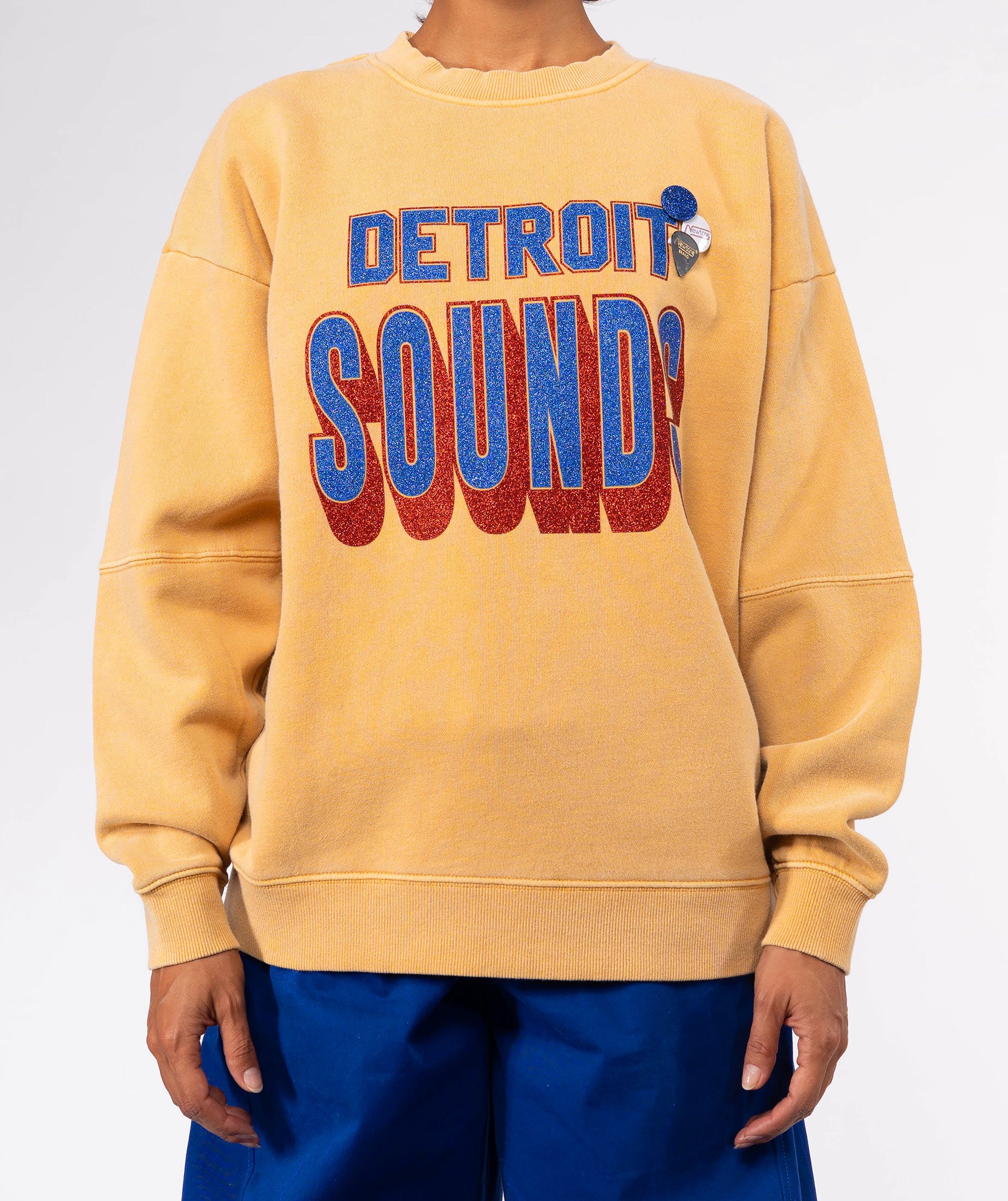 SONG" roller mustard sweatshirt